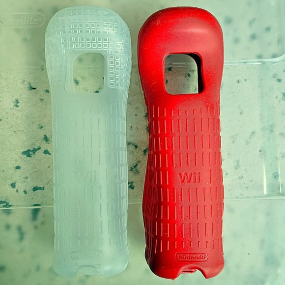 2 Wii silicone controller cases, EUC condition, OEM Nintendo, 1 red, 1 clear - Picture 1 of 6